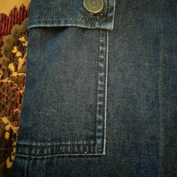 Ann Taylor lightweight dark denim cropped jeans. - Picture 4 of 4